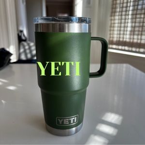 RAMBLER® HIGHLANDS OLIVE
20 OZ TRAVEL MUG
WITH STRONGHOLD™ LID